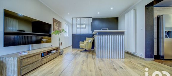 Casa de 4 dormitorios en Saint-Privat-la-Montagne, France No. 307558 8