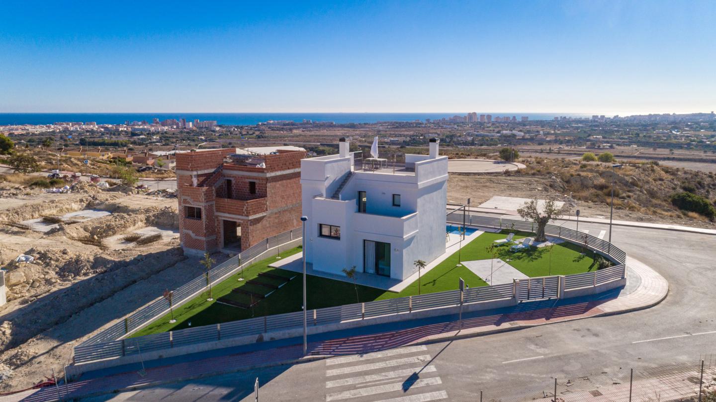 Villa de 3 dormitorios en Mutxamel, Spain No. 5977
