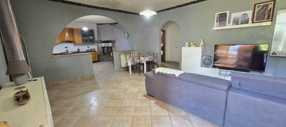 Дом с 4 спальнями в Сан Чезарео, Италия № 348261 2