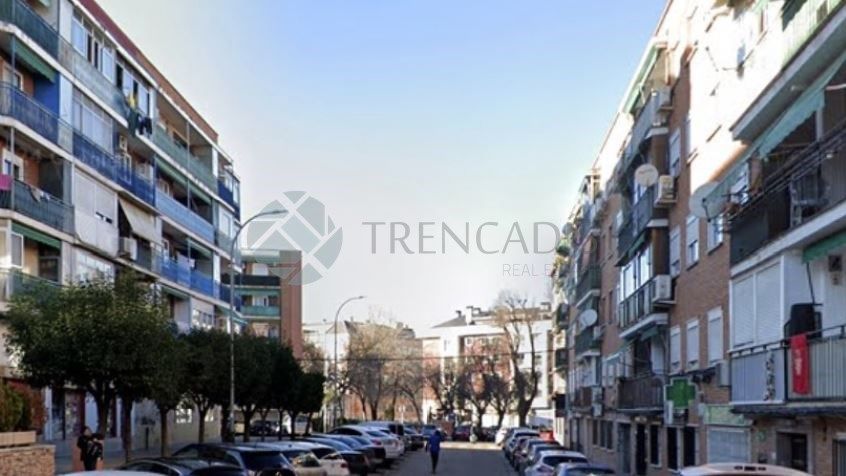 Apartamento de 3 dormitorios en San Fernando de Henares, Spain No. 85239