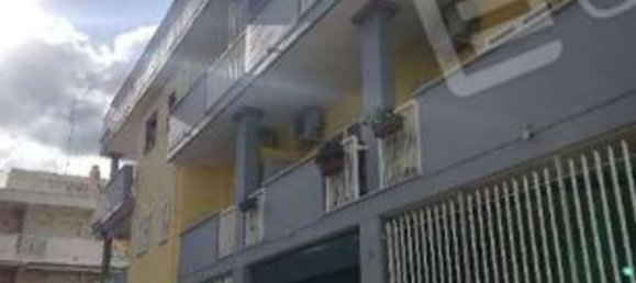 3 rooms Apartment in Bari, Italy No. 259842 4