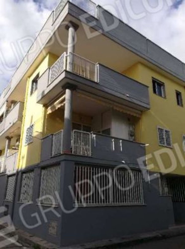 3 rooms Apartment in Bari, Italy No. 259842