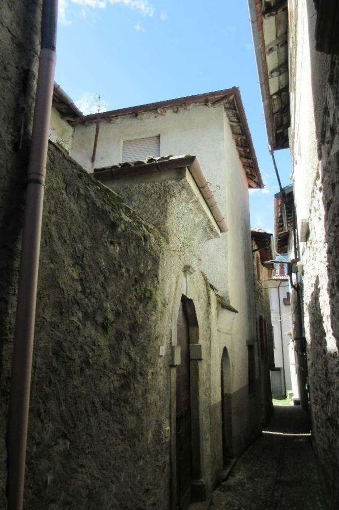 3 rooms Apartment in Plesio, Italy No. 6760