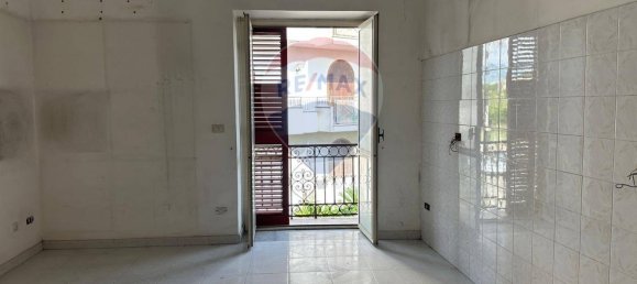 3 bedrooms Apartment in Santa Maria a Vico, Italy No. 377712 6
