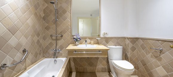 Apartamento de 2 dormitorios en Estepona, Spain No. 138506 22