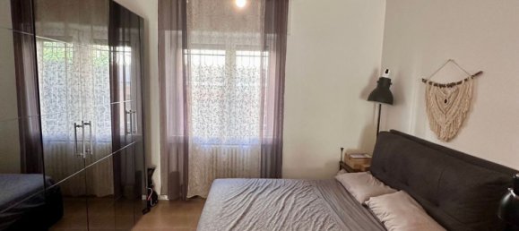 Квартира с 2 комнатами в Саронно, Италия № 334202 4