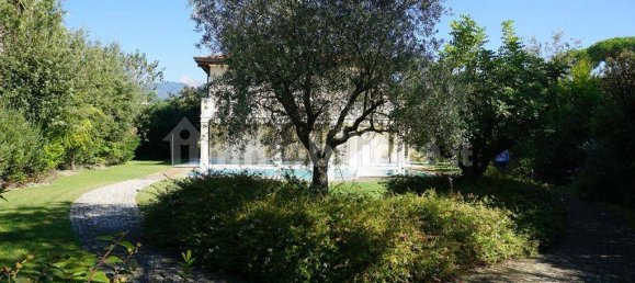 6 bedrooms Villa in Forte dei Marmi, Italy No. 325602 12