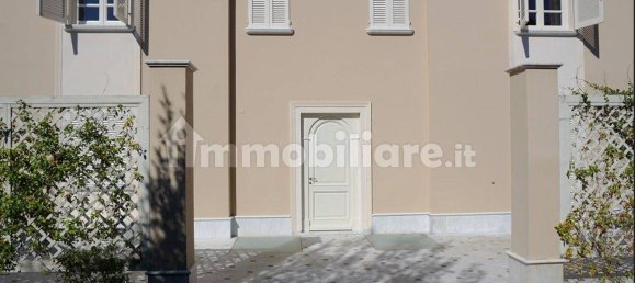 6 bedrooms Villa in Forte dei Marmi, Italy No. 325602 4