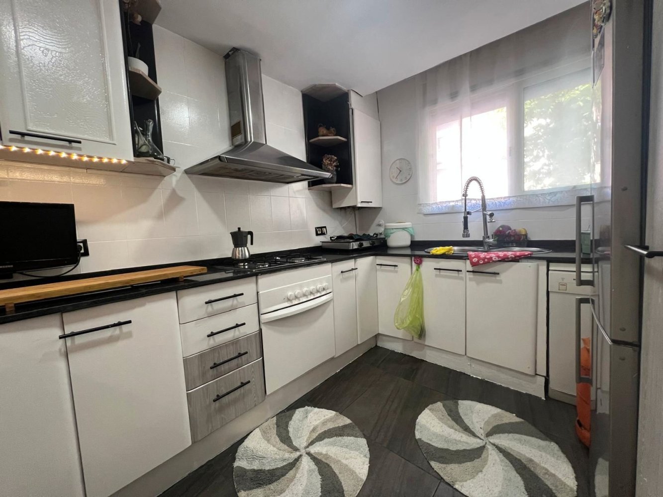 3 bedrooms Townhouse in Sant Marti de Tous, Spain No. 175128