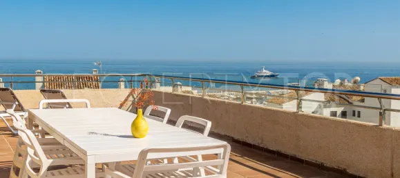 3 bedrooms Penthouse in Marbella, Spain No. 137951 4