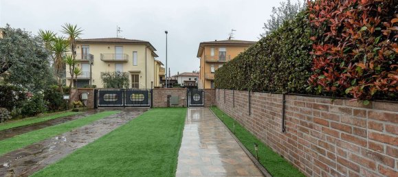 Дуплекс с 5 комнатами в Кашана Терме Лари, Италия № 144660 27