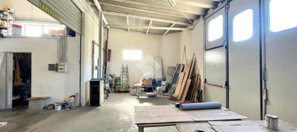 200m² Warehouse in Silvi, Italy No. 151392 8