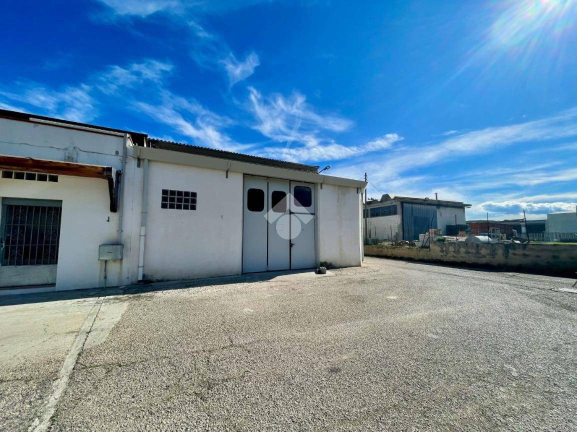 200m² Warehouse in Silvi, Italy No. 151392