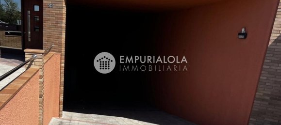  موقف سيارات في Figueres, Spain 14متر مربع رقم 170608 2