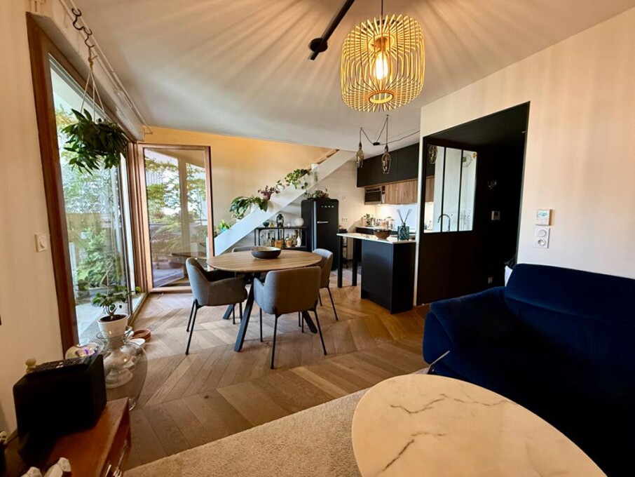 2 bedrooms Duplex in Montreuil, France No. 339985