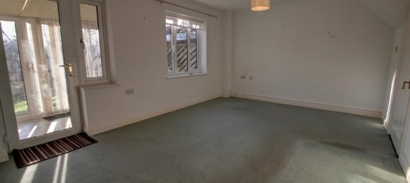 Casa T2 em Reading, United Kingdom N.º 10950 2