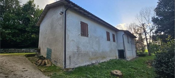 4 bedrooms House in Todi, Italy No. 379940 9