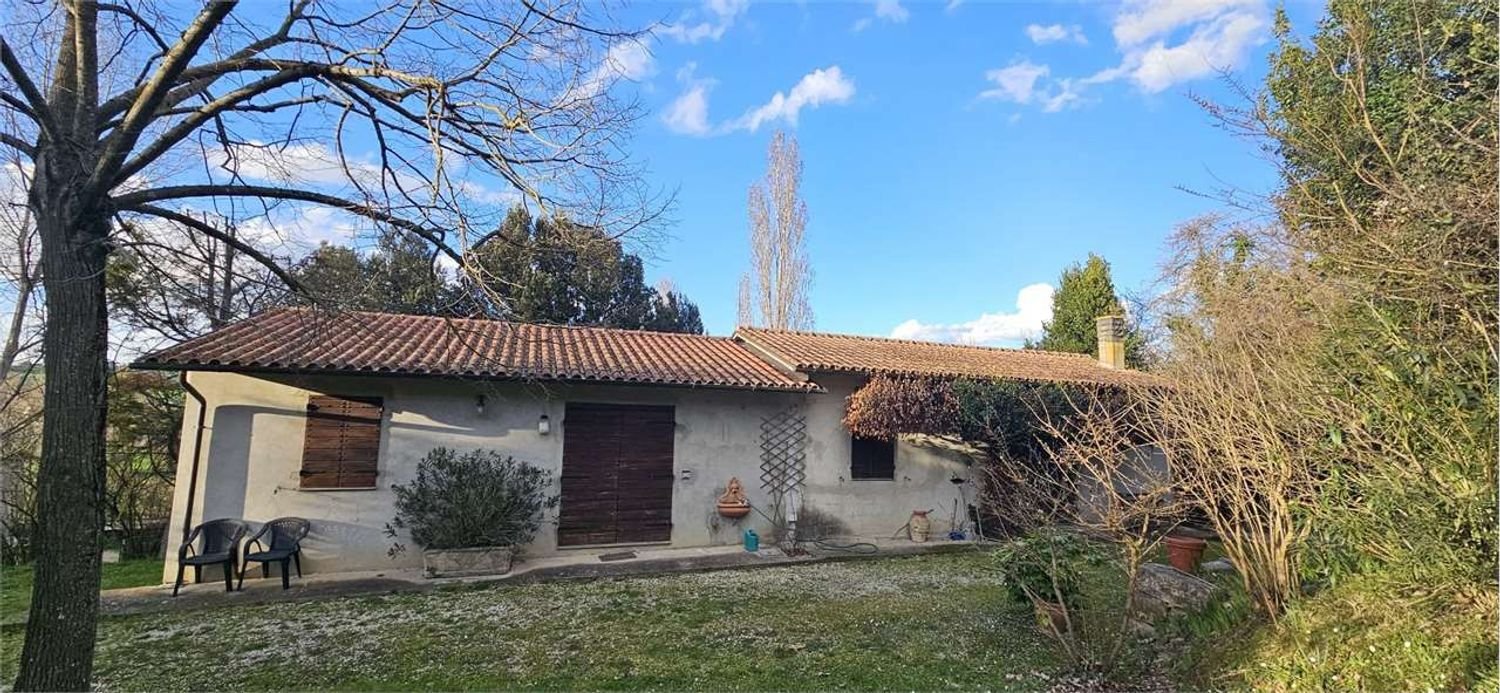 4 bedrooms House in Todi, Italy No. 379940