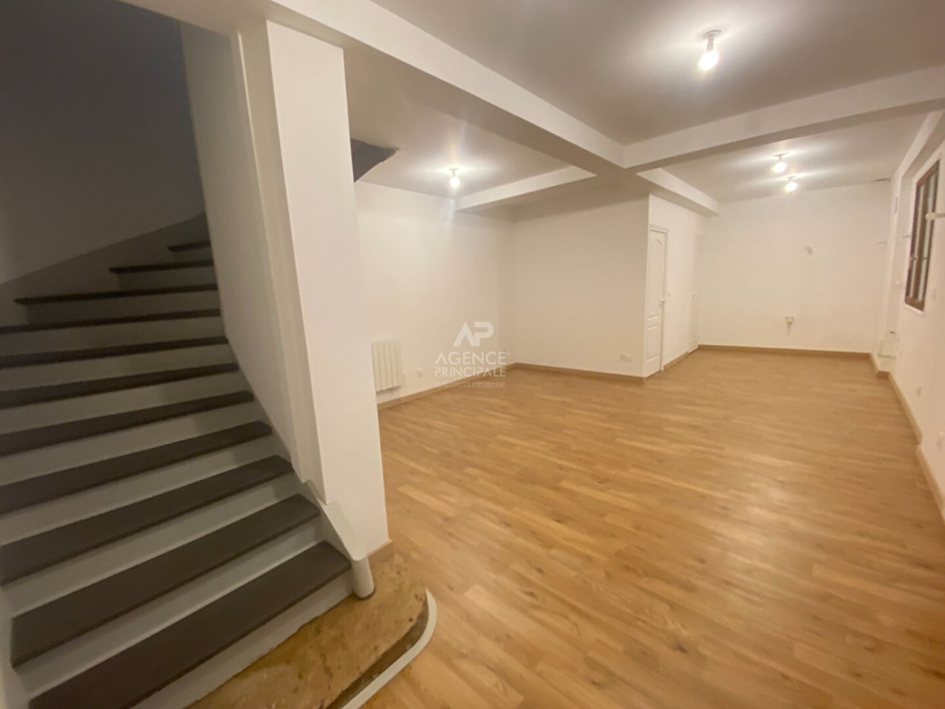 Imóvel comercial de 4 divisões em Pontoise, France N.º 169585