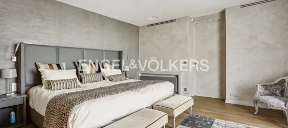 4 bedrooms Penthouse in Paris, France No. 168049 16