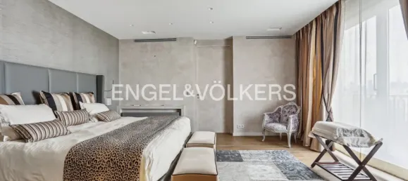 4 bedrooms Penthouse in Paris, France No. 168049 17