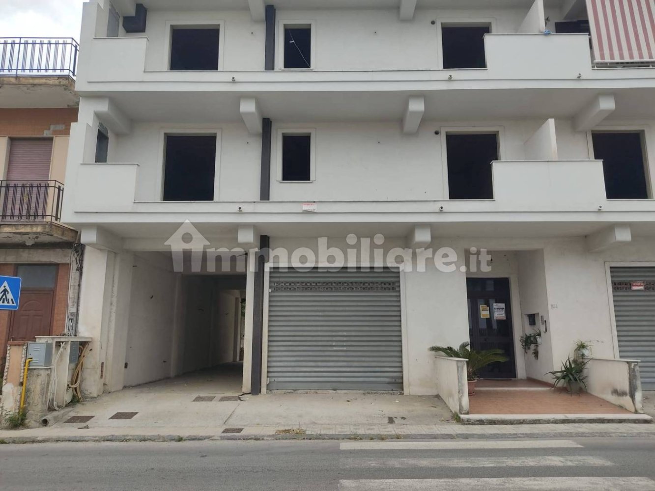 75m² Garage in Pace del Mela, Italy No. 289188