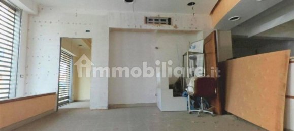 388m² Commercial property in Corigliano Rossano, Italy No. 343088 4