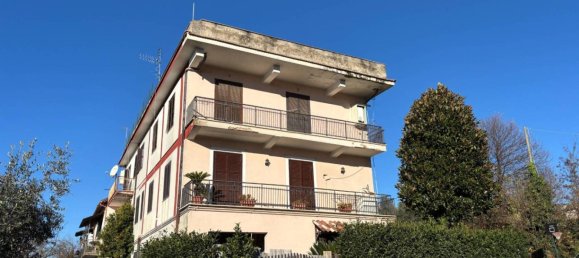Apartamento de 2 dormitorios en Cave, Italy No. 217138 41