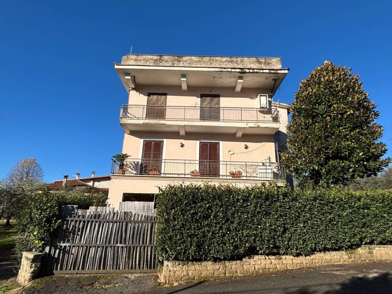 Apartamento de 2 dormitorios en Cave, Italy No. 217138