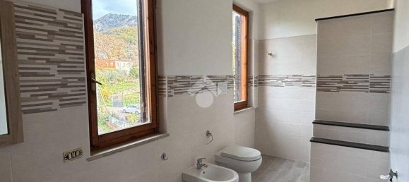 Apartamento de 2 dormitorios en Cave, Italy No. 217138 3
