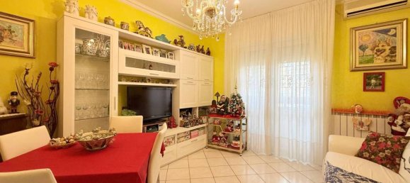 3 rooms Apartment in Milan, Italy No. 242293 2