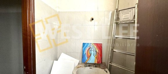 52m² Commercial property in Lourinha, Portugal No. 13313 5