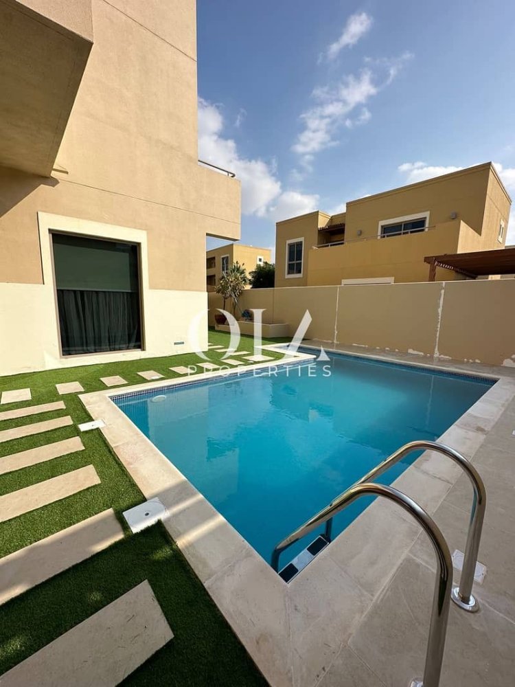 4 Schlafzimmer Villa in Al Raha Gardens, UAE, Nr. 17308