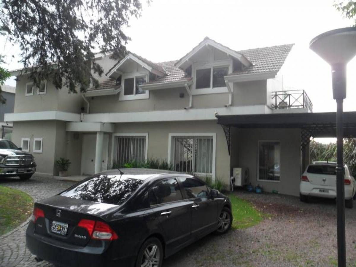 3 bedrooms House in Pilar, Argentina No. 74804