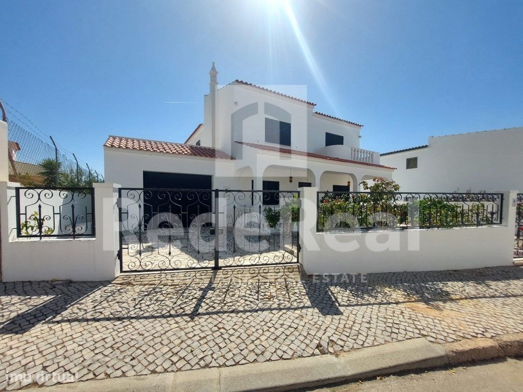4 bedrooms House in Quelfes, Portugal No. 240537