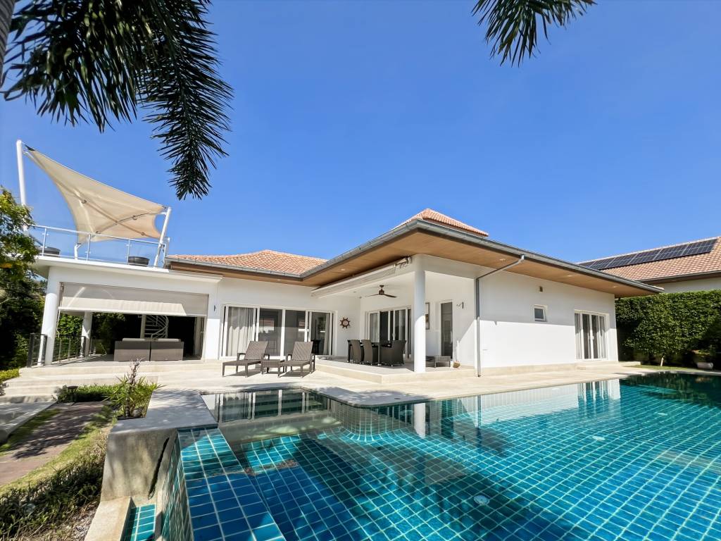 Villa de 3 dormitorios en Hua Hin, Thailand No. 25017