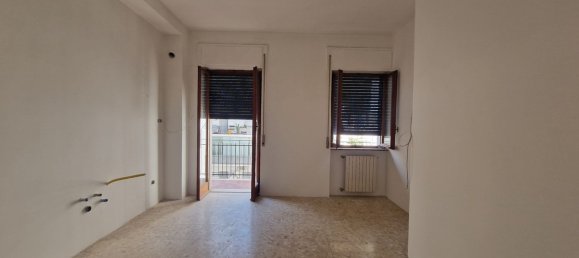 4 Schlafzimmer Wohnung in Maglie, Italy, Nr. 381740 2
