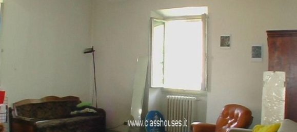 5 rooms Apartment in Florence, Italy No. 139297 3