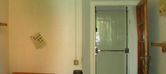 5 rooms Apartment in Florence, Italy No. 139297 9