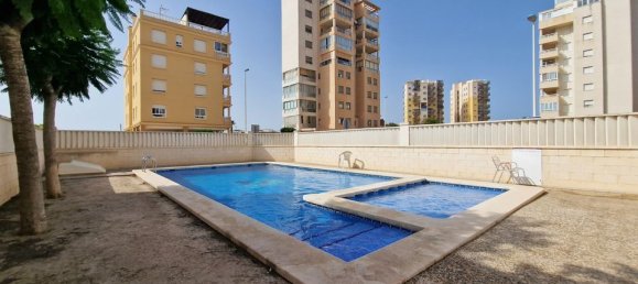 Apartamento de 2 dormitorios en Guardamar del Segura, Spain No. 189827 32