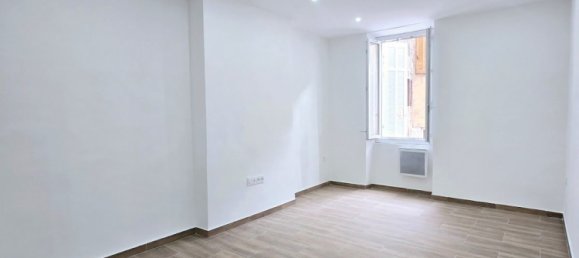 2 rooms Apartment in Marseille, France No. 207456 3