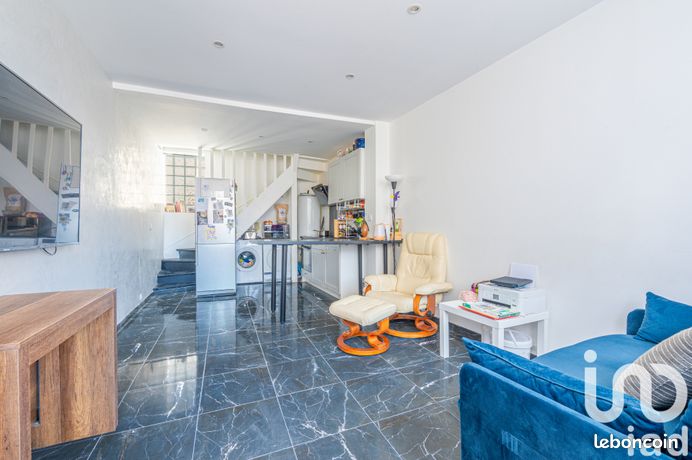 Квартира с 3 спальнями в Пьерлай, Франция № 300641