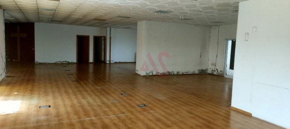Коммерческая недвижимость 261м² в Феррейраш, Португалия № 10043 23