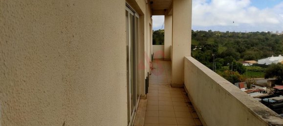 Коммерческая недвижимость 261м² в Феррейраш, Португалия № 10043 19