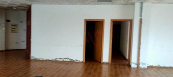 Коммерческая недвижимость 261м² в Феррейраш, Португалия № 10043 26
