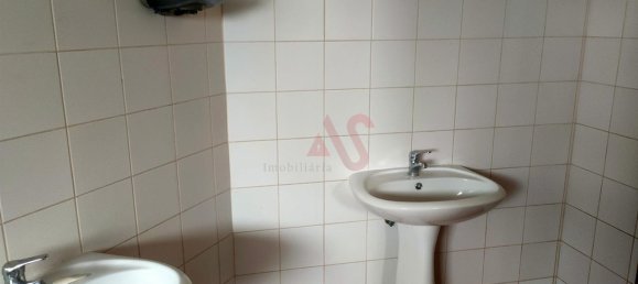 Коммерческая недвижимость 261м² в Феррейраш, Португалия № 10043 18