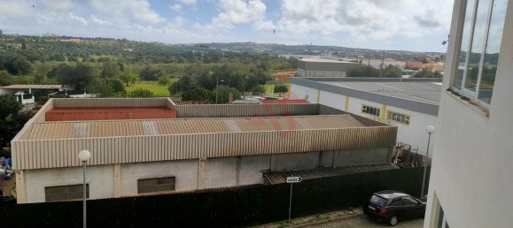 Коммерческая недвижимость 261м² в Феррейраш, Португалия № 10043 20