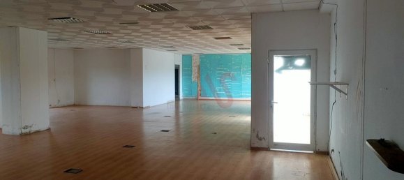 Коммерческая недвижимость 261м² в Феррейраш, Португалия № 10043 8