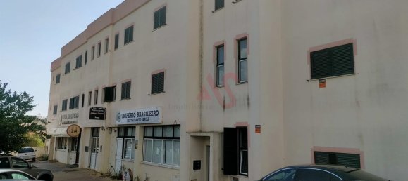 Коммерческая недвижимость 261м² в Феррейраш, Португалия № 10043 5