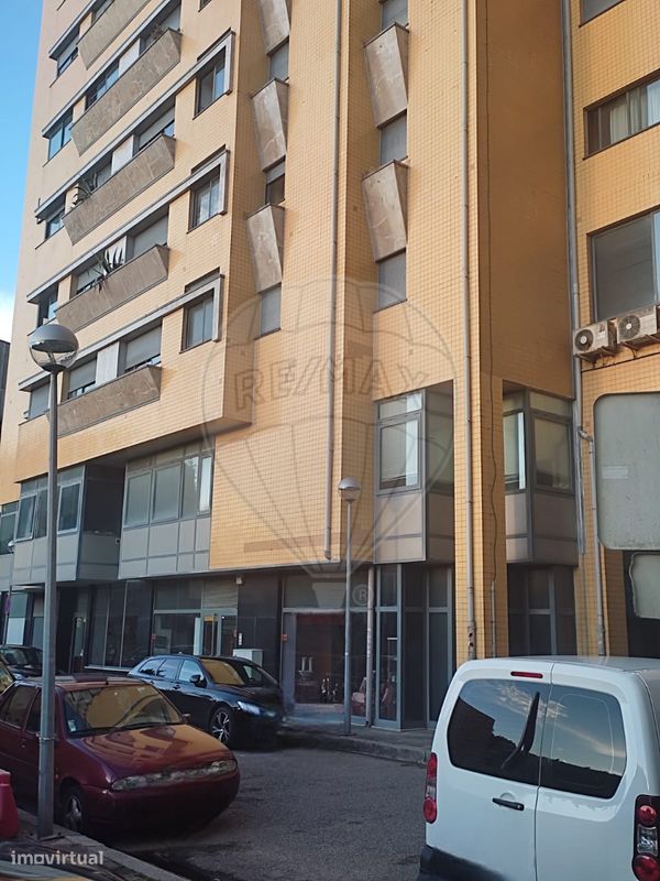 80m² Commercial property in Rio Tinto, Portugal No. 54993